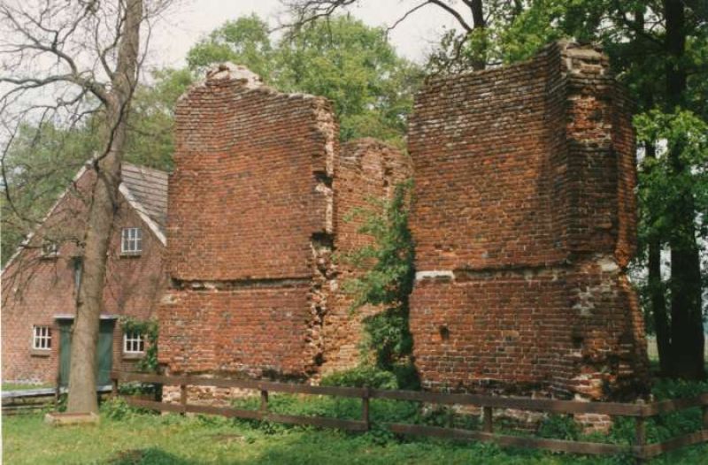 Rijksmonument ruïne Sint Jacobskapel Vragender