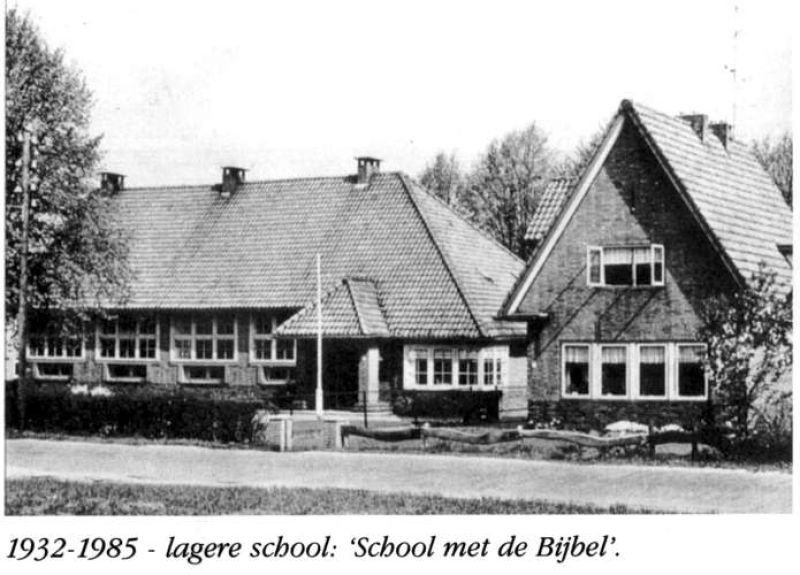 Gemeentelijk monument; voormalige School met de Bijbel, Vragender